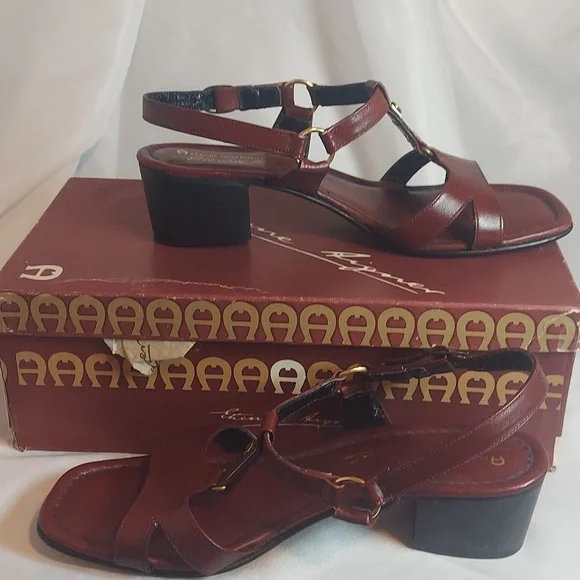 Etienne Aigner Sandal - Picture 3 of 6